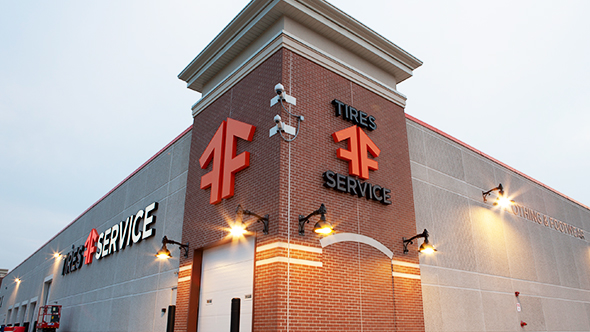 Fleet Farm Tire Service building exterior